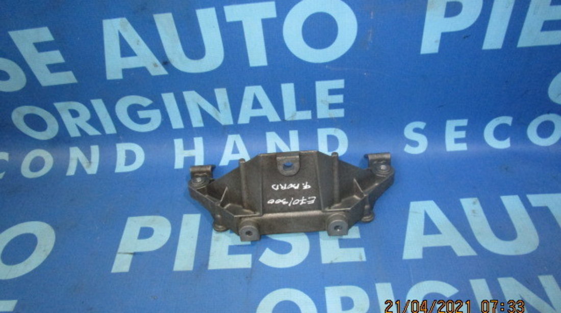 Suport BMW E70 X5 2008; 7137238 (armatura bord)