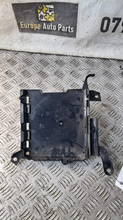 Suport calculator motor AUDI A4 B9 an 2017 cod 8W0907647A