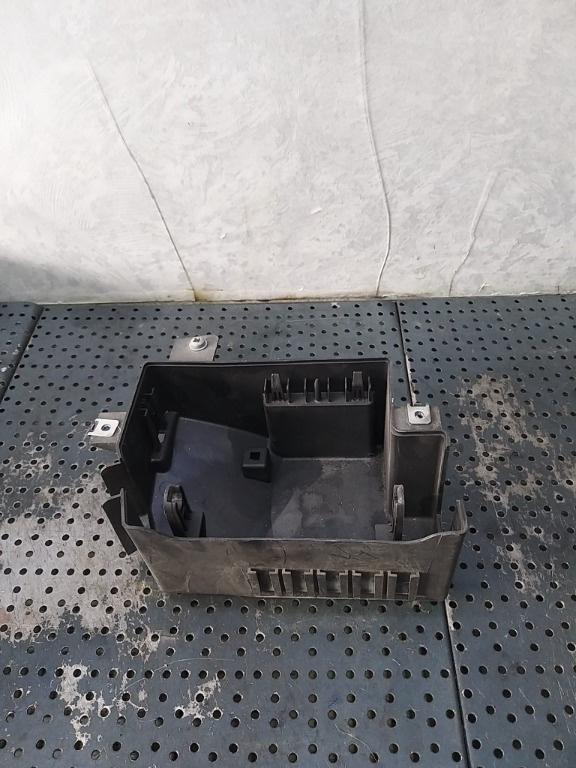 Suport carcasa baterie 1.9 jtd alfa romeo 159 939