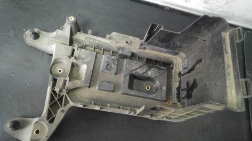 Suport carcasa baterie bkd 2.0 tdi vw jetta 1k0915336b