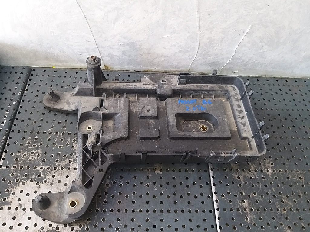 Suport carcasa baterie vw passat b6 3c 1k0915333c