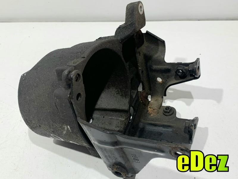 Suport / carcasa filtru combustibil Ford Fiesta 7 (2008-2012) [MK7] 1.6 tdci T1DB 115 cp AV6Q-9A072-AB