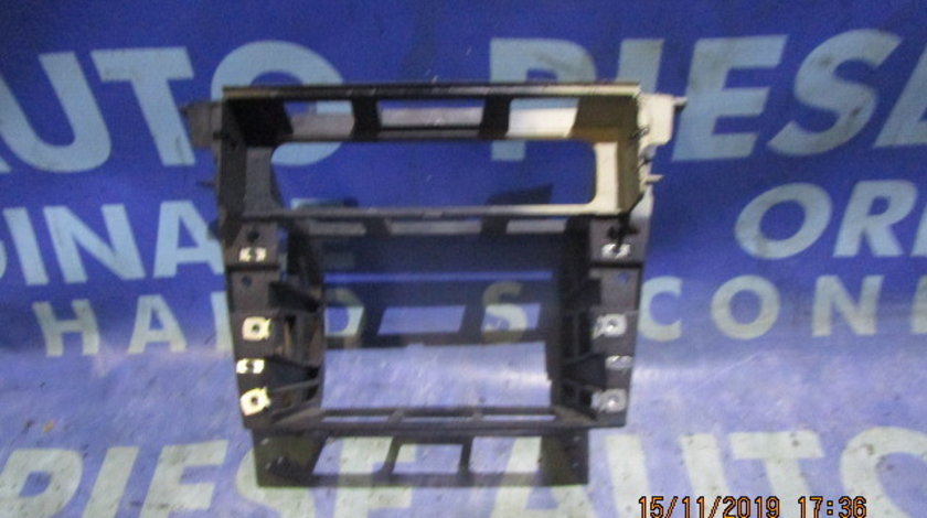Suport casetofon BMW E90 2006; 7120414