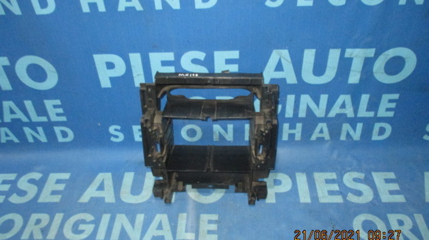 Suport casetofon Mercedes C200 W203; A2036890216