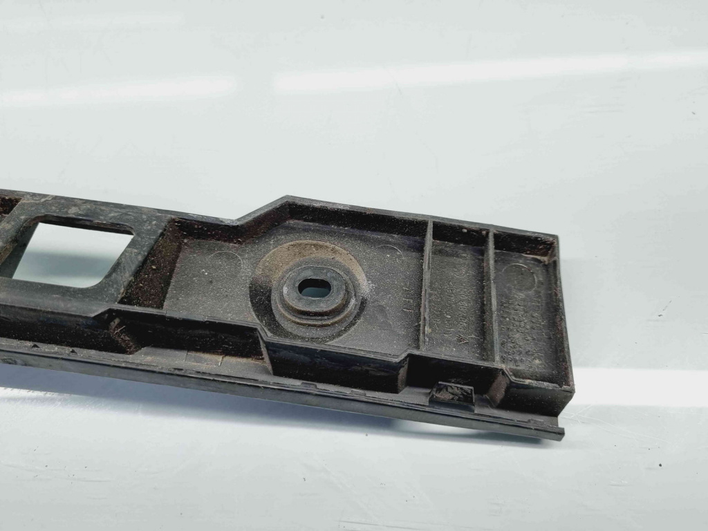 Suport central bara spate Volkswagen Golf 6 Plus (521) [Fabr 2009-2013] 5M0807863A