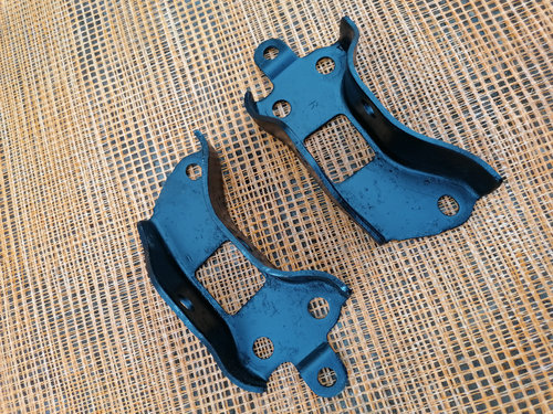 SUPORT CLEMA URECHE FIZARE PE SASIU CAROSERIE A BRATULUI CARE TINE PUNTEA SPATE TOYOTA RAV 4 IV 2013...