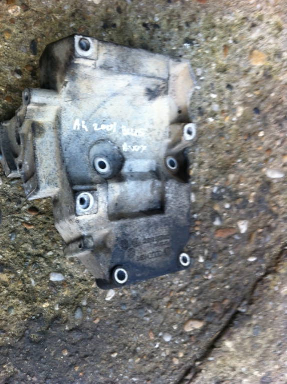 Suport compresor ac Audi A4 B6 [2000 - 2005] Sedan 1.9 TDI 5MT (130 hp) SE 1.9 TDI AWX