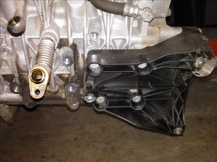 Suport compresor AC BMW E 60 3.0 D an fabr. 2008