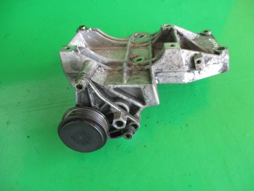 SUPORT COMPRESOR AC / CLIMA CU ROLA COD 028260885A VW PASSAT B5 1.9 TDI FAB. 1996 - 2000 ⭐⭐⭐...