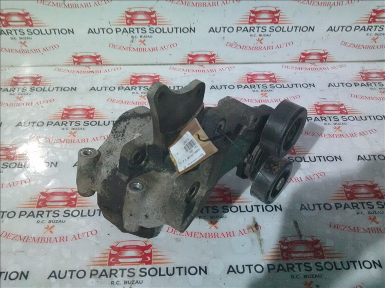 Suport compresor AC HYUNDAI TUCSON 2.0 an fabr. 2008