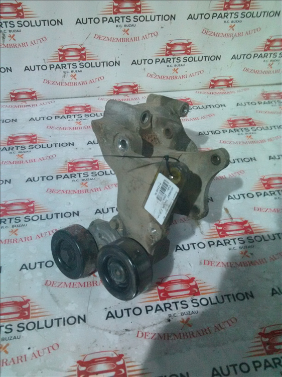 Suport compresor AC HYUNDAI TUCSON 2.0 an fabr. 2008