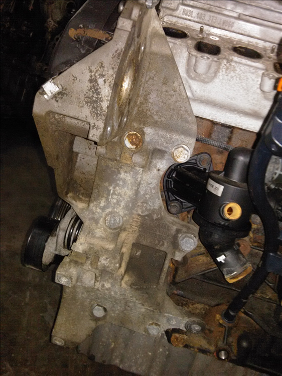 Suport compresor AC SKODA OCTAVIA 2 2.0 TDI an fabr. 2011
