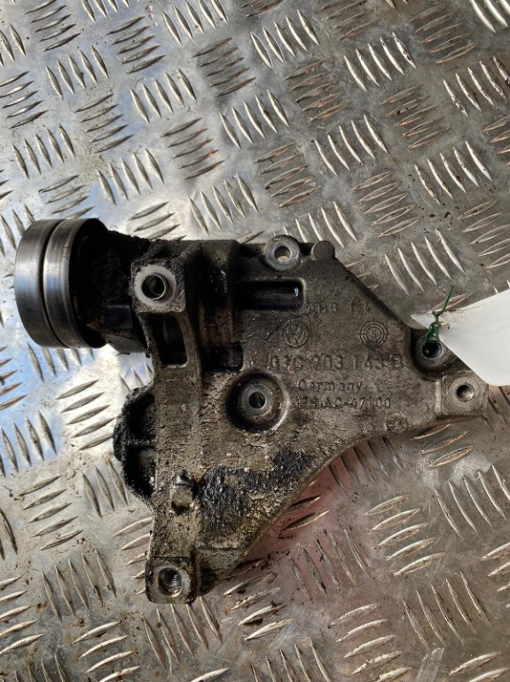 Suport compresor AC Vw Touran 1.4 TSI BMY 03C903143B
