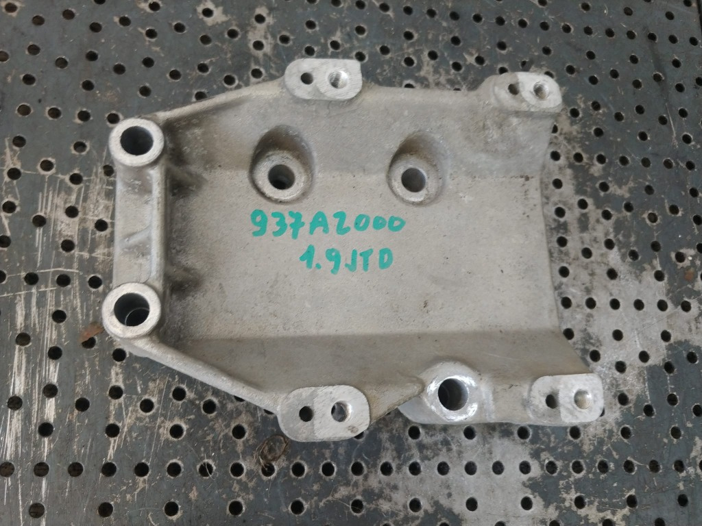 Suport compresor clima ac 1.9 jtd 937a2000 alfa romeo 147 937 60630739