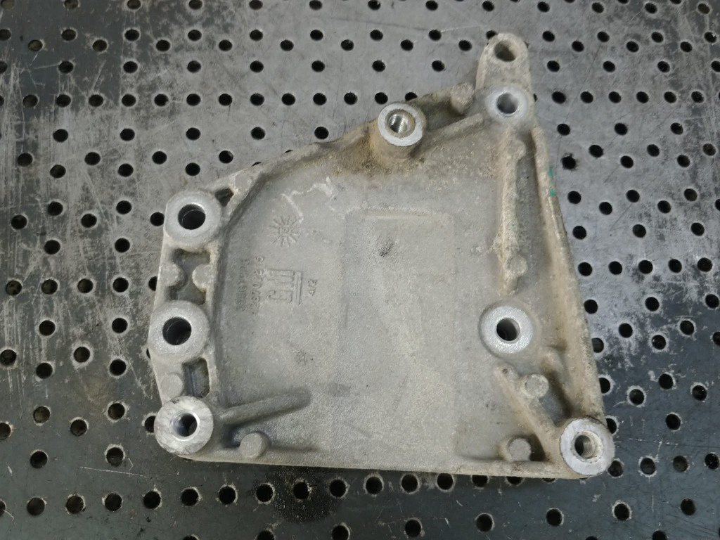 Suport compresor clima ac b13dte 1.3cdti opel corsa e 55567925