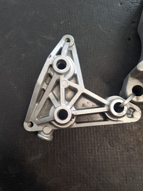 Suport compresor clima Opel Astra H 2004-2009 - COD 8972624630