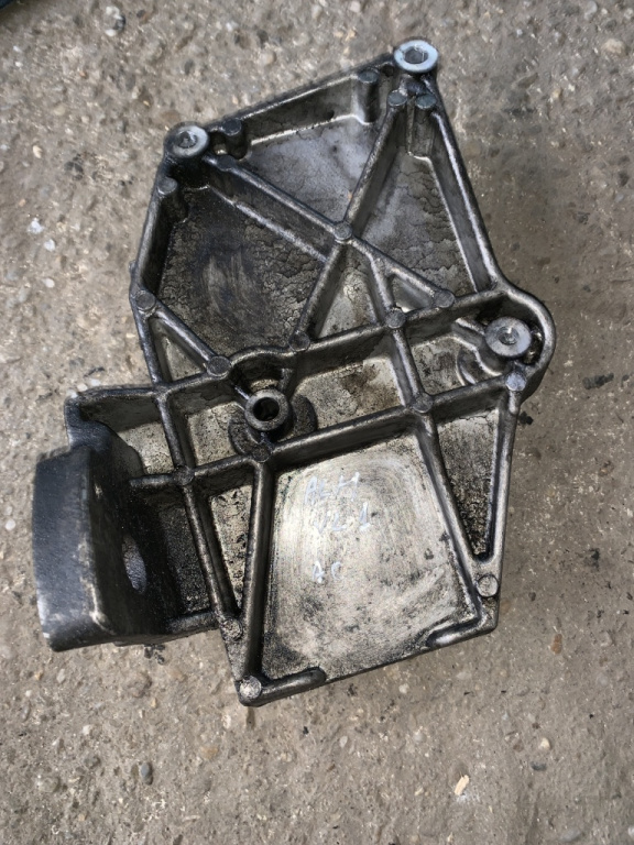 Suport compresor Volkswagen Passat B5 [1996 - 2000] Sedan 4-usi (3B2)