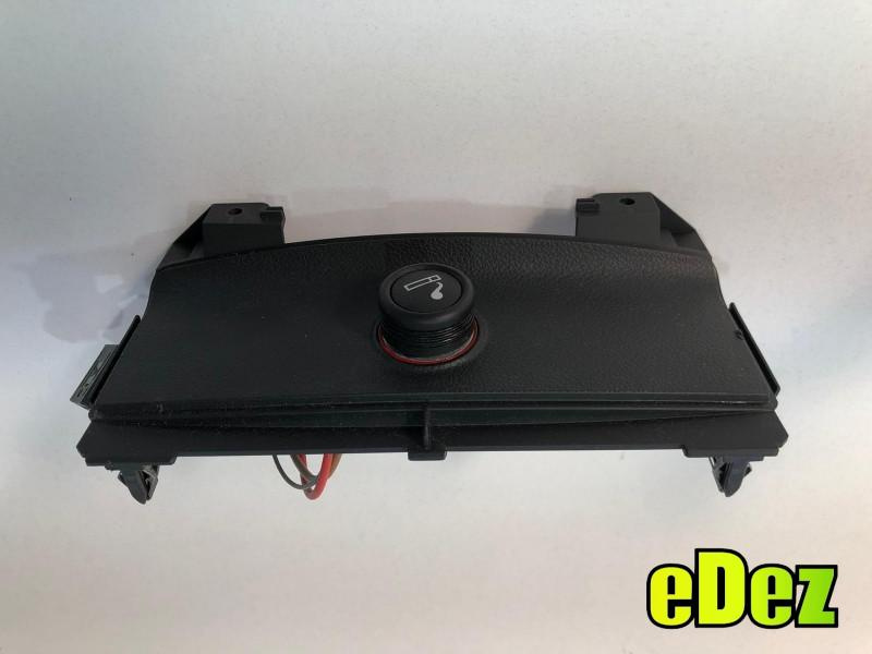 Suport cu bricheta si incarcator Audi Q3 (2011-2017) [8U] 8k0919343
