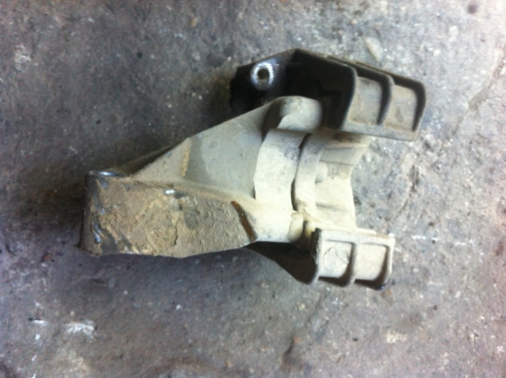 Suport cu tampon cutie Opel Vectra B [1995 - 1999] Sedan 4-usi 1.6 MT (101 hp) 36_)