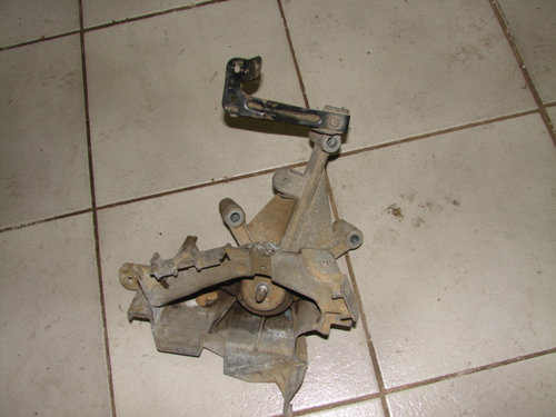 Suport cu tampon Renault Clio 2 [1998 - 2005] Symbol Sedan II (BB0/1/2_ CB0/1/2_)