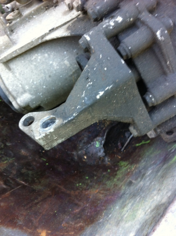 Suport cutie de viteze Seat Ibiza 2 [facelift] [1996 - 2002] Hatchback 5-usi 1.9 TD MT (90 hp) III (6K1)