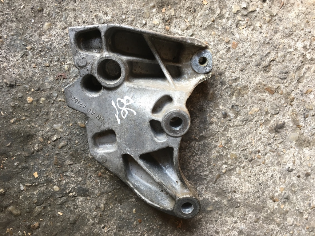 Suport cutie de viteze Volkswagen VW Golf Plus [2004 - 2009] Minivan 5-usi 1.9 TDI MT (105 hp) (5M1 521)