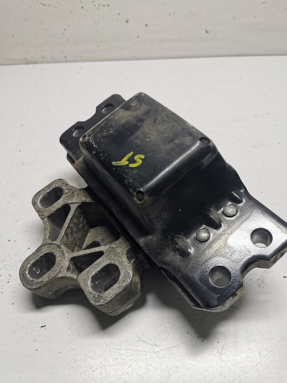 Suport cutie de viteze VW Passat B6 2.0 TDI tampon cutie 3C0199555