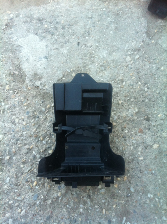 Suport cutie scule portbagaj stanga Volkswagen VW Passat B5.5 [facelift] [2000 - 2005] wagon 1.9 TDI 6MT (131 hp) (3B6)