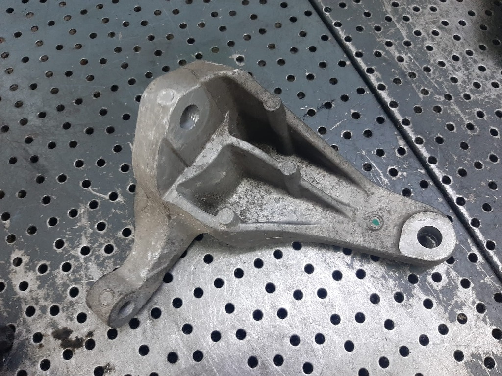 Suport cutie viteza 2.0b 1.6 tdci ford focus 2 3m51-6p093-ae