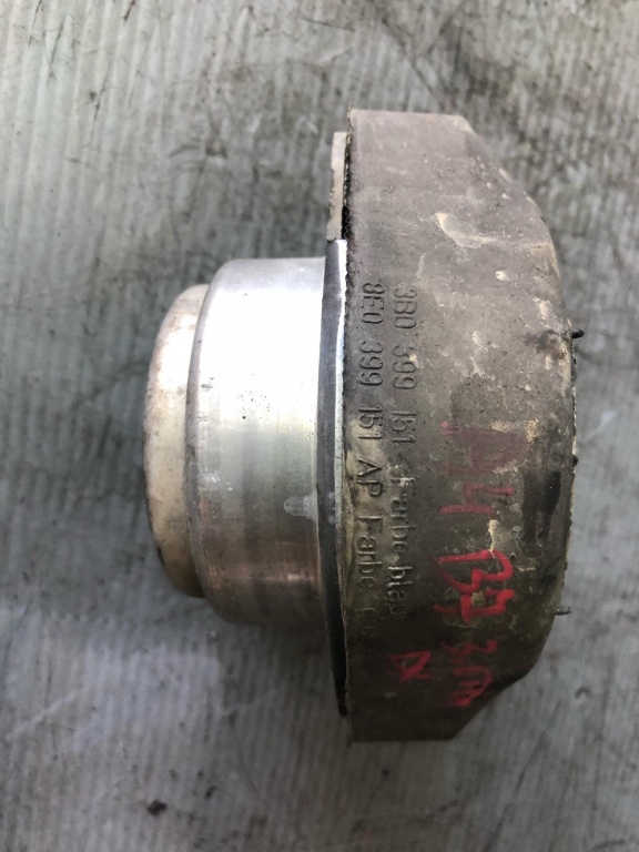 Suport cutie viteza dreapta 3.0 tdi audi a4 b7 4b0399151m 8e0399151ap 8e0399151