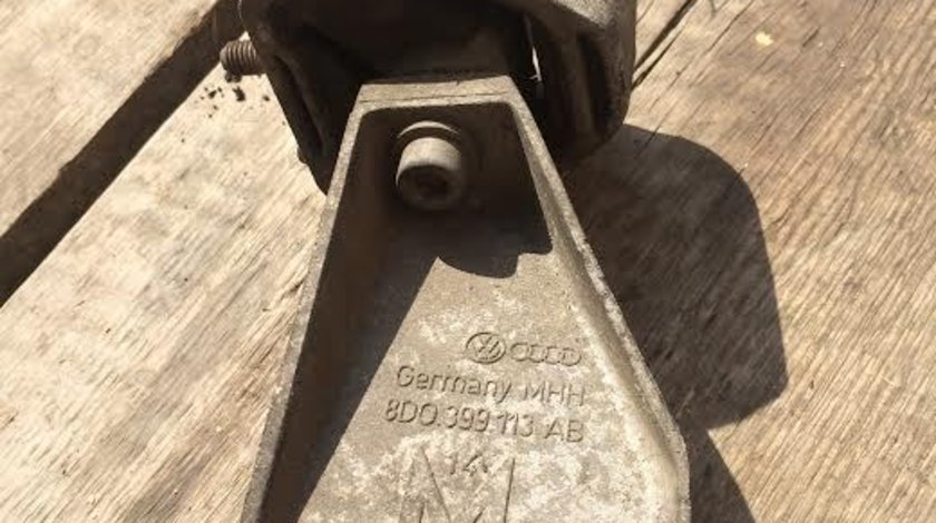 Suport cutie viteza stanga Audi A4 B6 / Vw Passat 3B3 1.9 tdi 2000-2005 COD 8D0399113AB