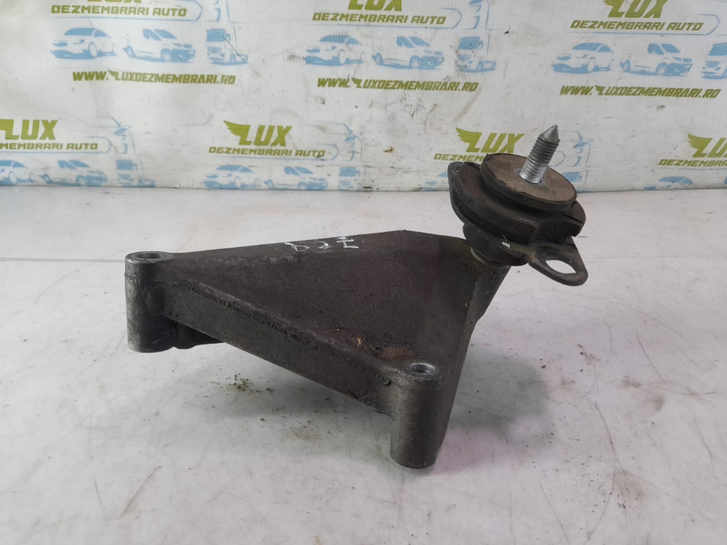 Suport cutie viteze 1.6 benzina K4M700 8200205568 Renault Megane [facelift] [1999 - 2003] 1.6 benzina K4M700