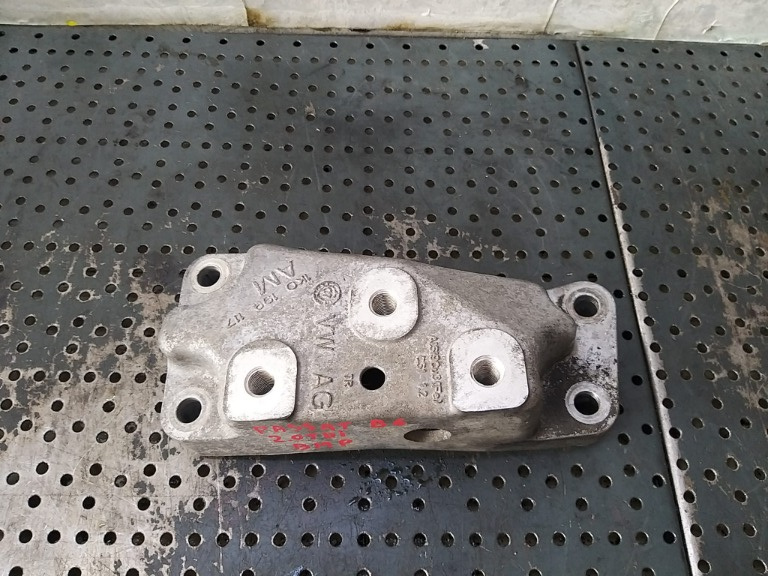 Suport cutie viteze 2.0 tdi vw passat b6 3c 1k0199117am