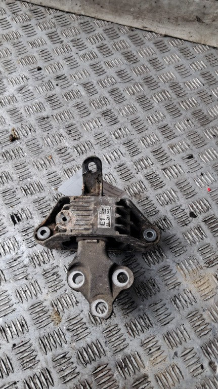 Suport cutie viteze Opel Astra J 1.6 benzina cod motor A16LET transmisie manuala an 2010 cod 1324854...