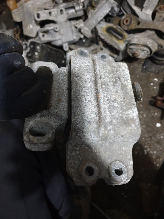 Suport Cutie Viteze Skoda Octavia 2 1.6 tdi CAYC 2009-2013