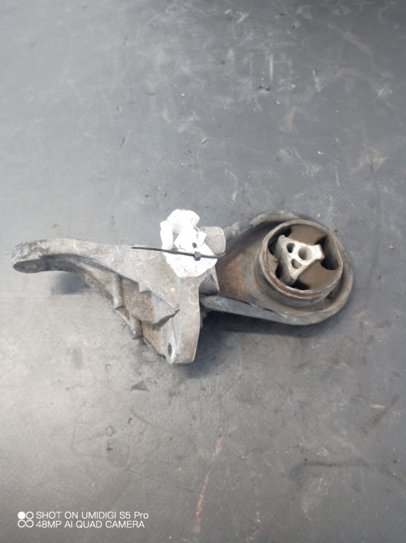 Suport de montare cutie de viteze , Mazda 3 , 2004 COD -BP8F39010020