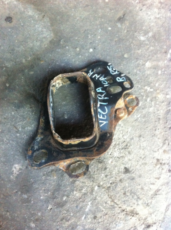 Suport dr portfuzeta spate Opel Vectra B [1995 - 1999] Sedan 4-usi 1.6 MT (101 hp) 36_)