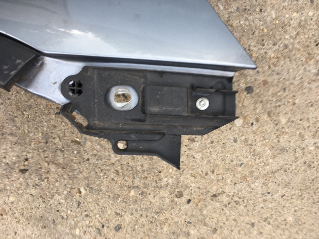 Suport dreapta bara fata pe aripa Opel Corsa C [facelift] [2003 - 2006] Hatchback 5-usi (F08 F68)