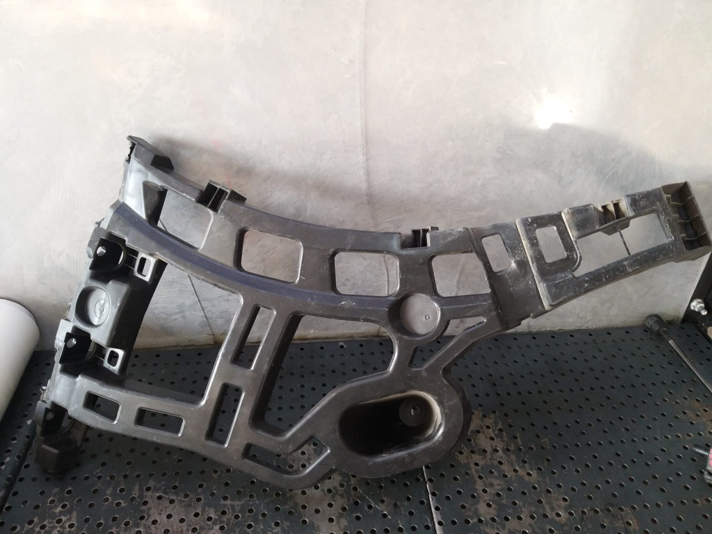 Suport dreapta bara spate citroen c5 aircross 9833399980