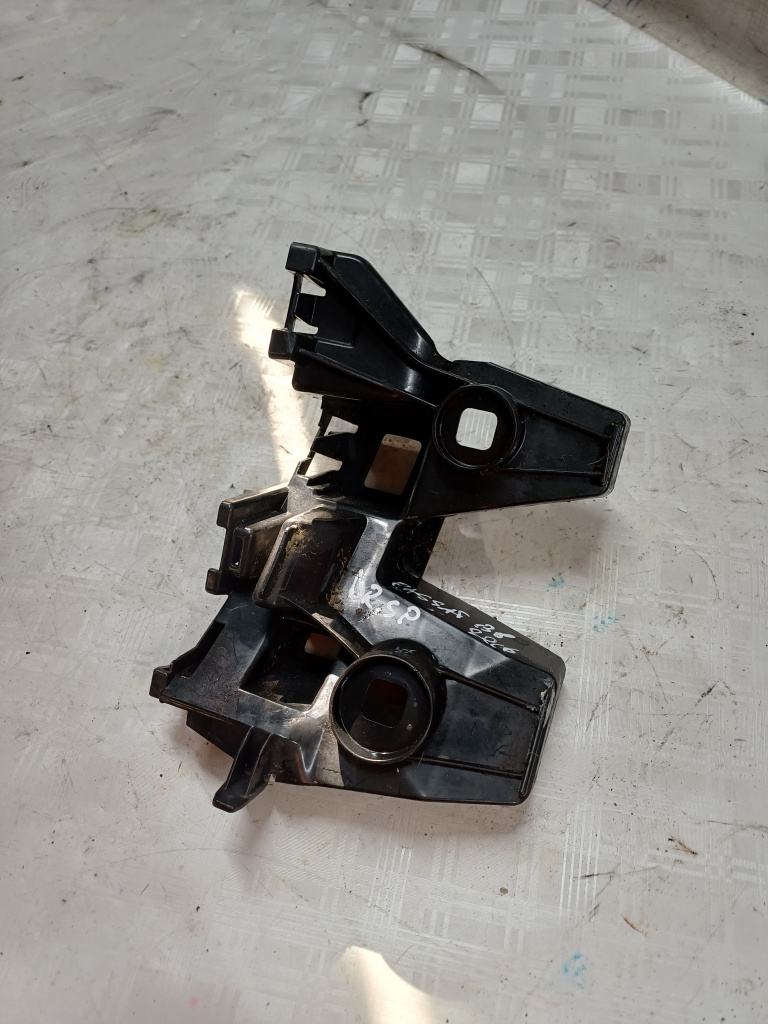 Suport dreapta bara spate Volkswagen Passat B8 - Motorina 2016, -