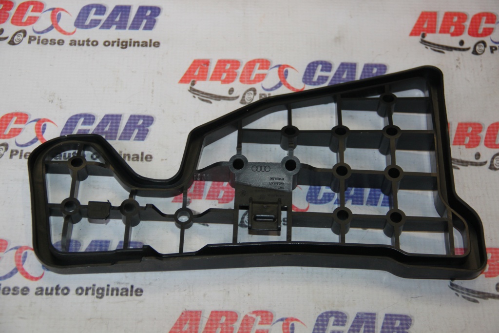 Suport dreapta consola centrala Audi Q7 4M 3.0 TDI cod: 4M0864471 model 2017