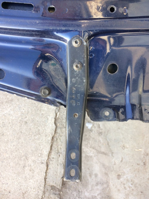 Suport dreapta grila radiator Skoda Fabia 6Y [1999 - 2004] Sedan 1.4 MT (101 hp) (6Y3) 16V
