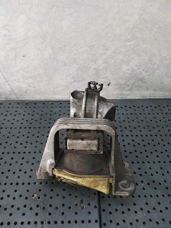 Suport dreapta motor 1.5 dci renault scenic 3 326d23g