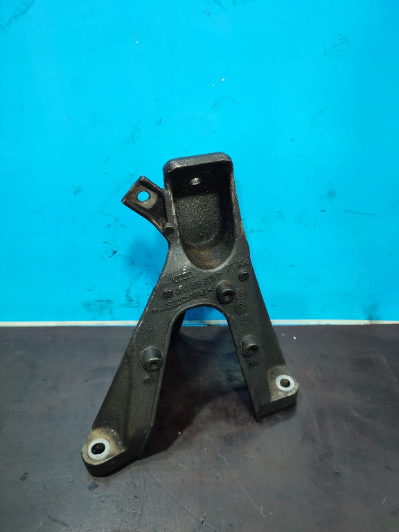 Suport dreapta motor Audi A6 C6 2.0 TDI 4F0199308P