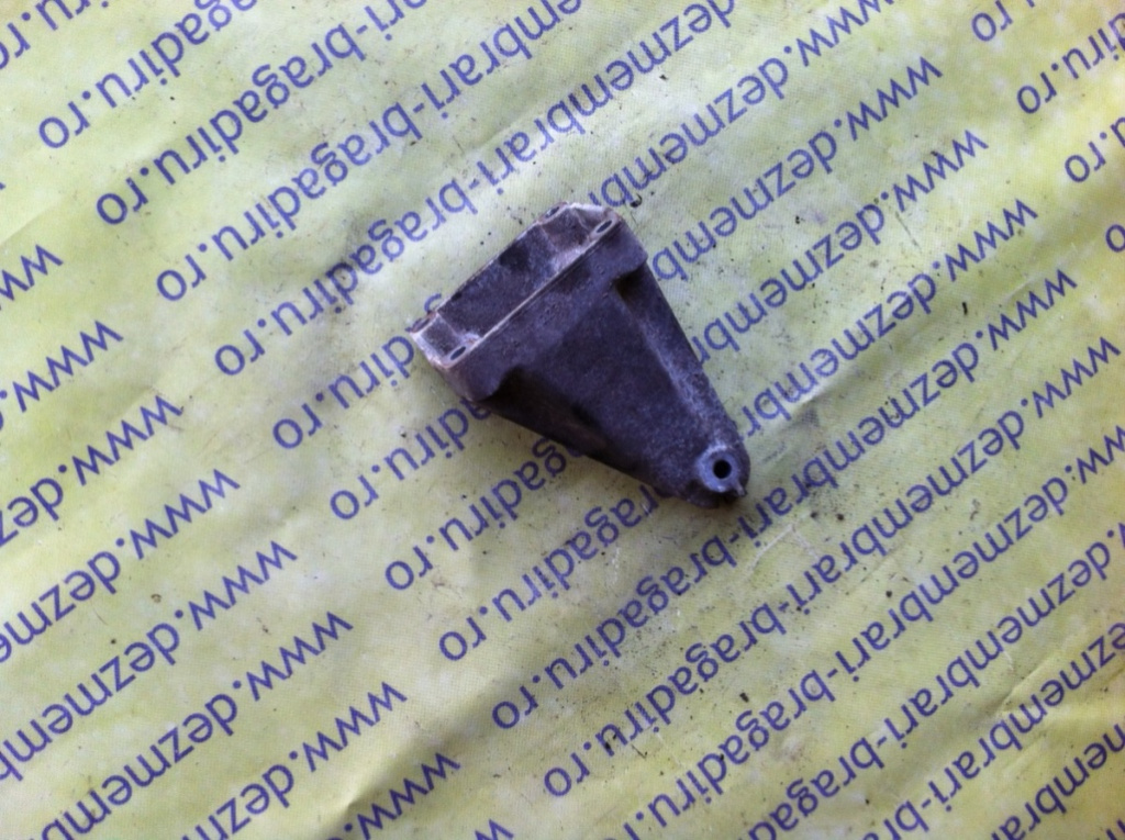 Suport dreapta motor Mercedes-Benz C-Class W203/S203/CL203 [2000 - 2004] Coupe 3-usi C 200 Kompressor AT (163 hp) (CL203)