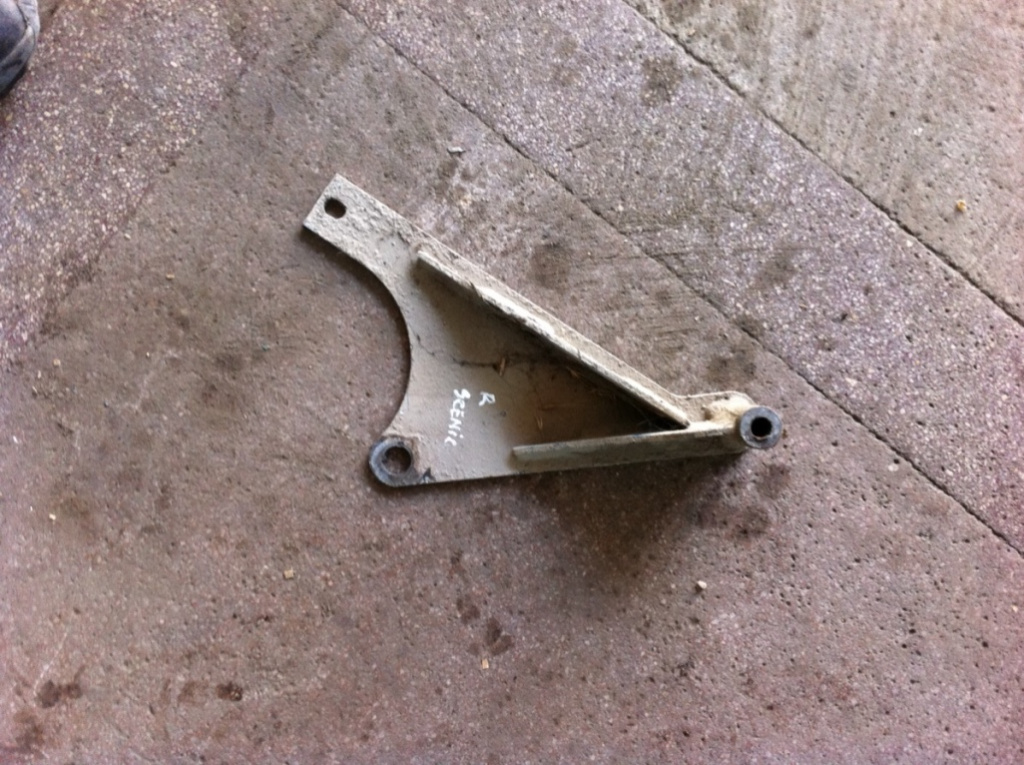 Suport dreapta Renault Scenic [facelift] [1999 - 2003] RX4 minivan 5-usi 2.0 16v MT 4WD (139 hp) I (JA0/1_) RX4