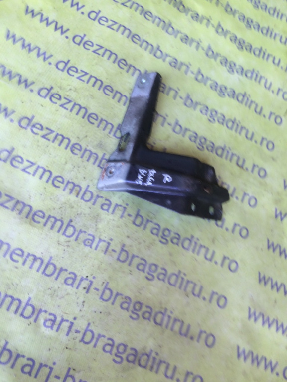 Suport dreapta Volkswagen Bora [1998 - 2005] Sedan 1.6 16V MT (105 hp) (1J2)