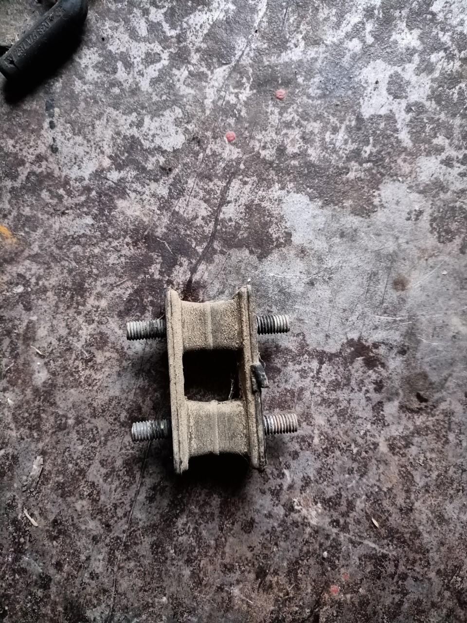 Suport eșapament toba Opel Frontera 2001 2004