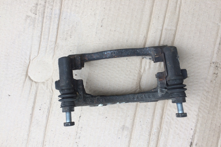 Suport etrier fata dreapta Citroen C3 [2002 - 2010] Hatchback 1.4 HDi MT (68 hp) EURO 3
