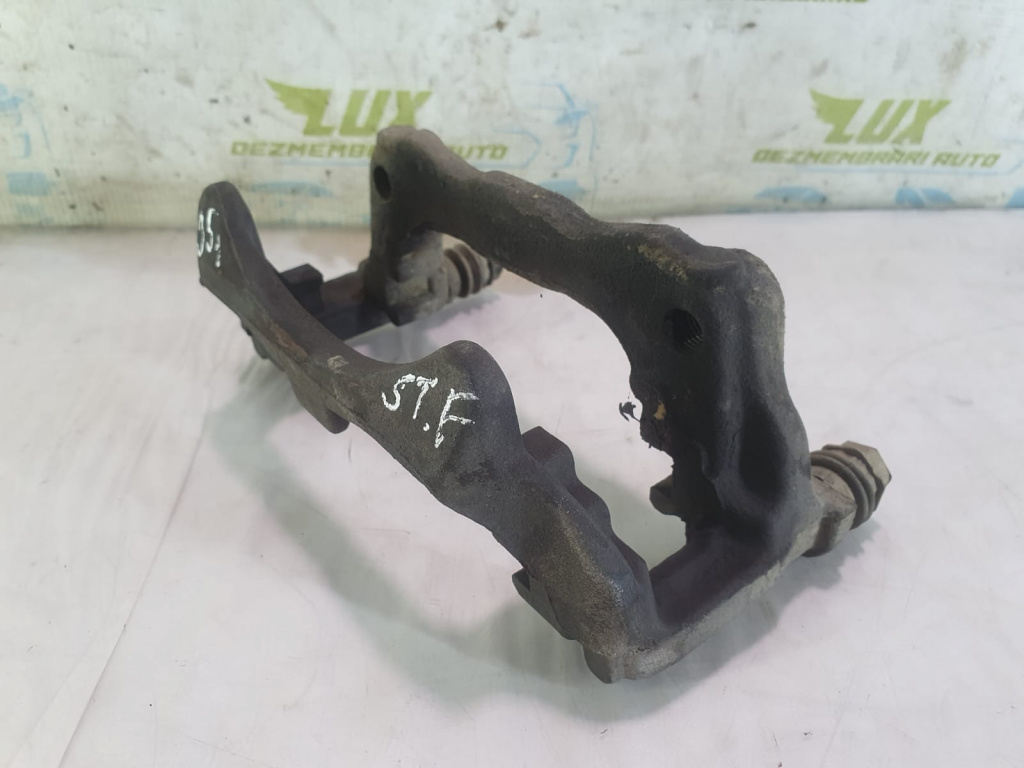 Suport etrier stanga fata 2.2 cdi om651921 Mercedes-Benz C-Class W205/S205/C205 [2014 - 2018] 2.2 cdi om651921